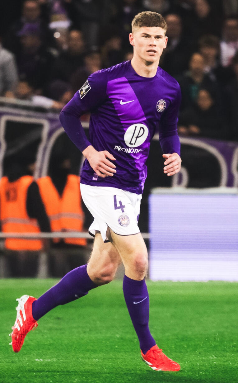 Charlie Cresswell / Toulouse F.C